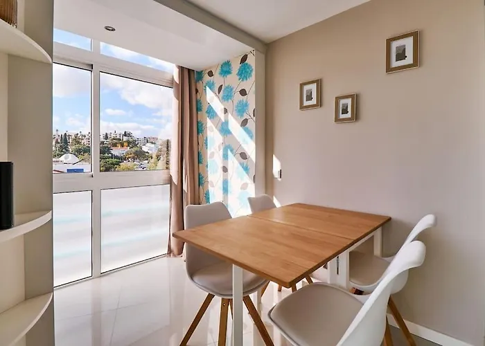 Bay View Andrea Mit Meerblick Und Pool شقة